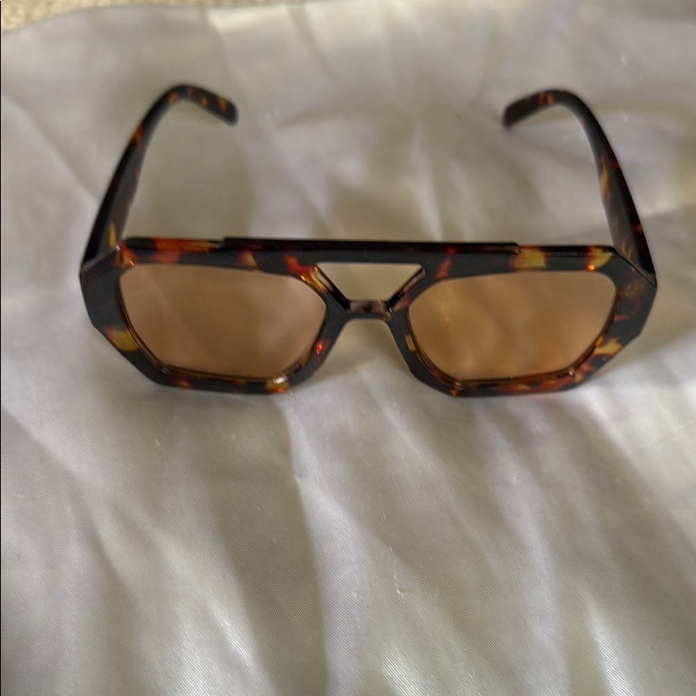 Tortoise Shell Sunglasses - Picture 4 of 5